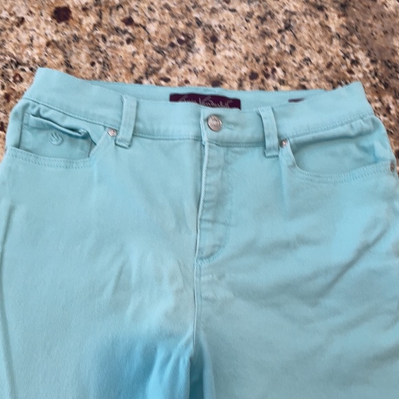 Gloria Vanderbilt Amanda Jeans - Picture 4 of 13